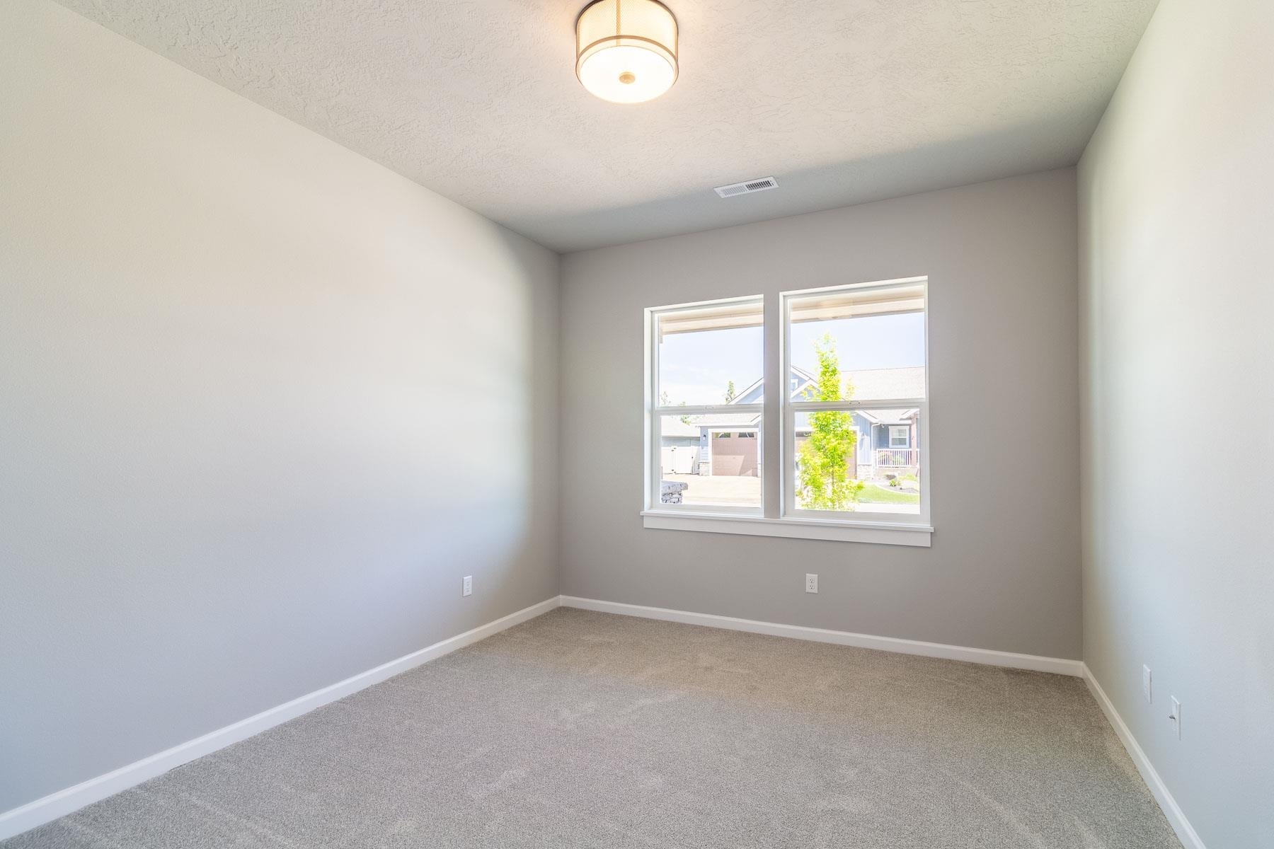 Property Photo: 571 W Basalt Ridge Dr WA 99224