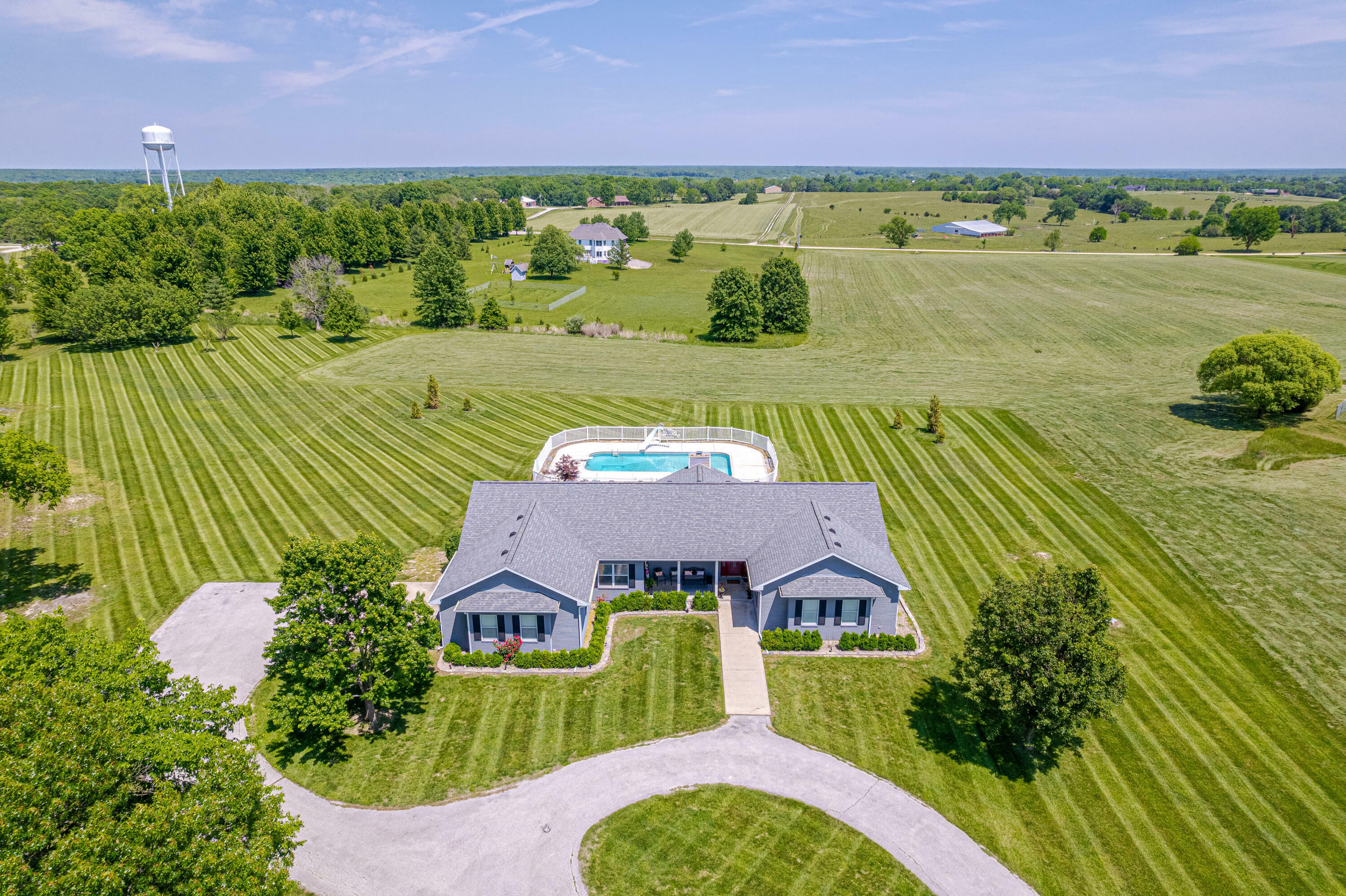 Property Photo: 4980 Monticello Rd MO 65251