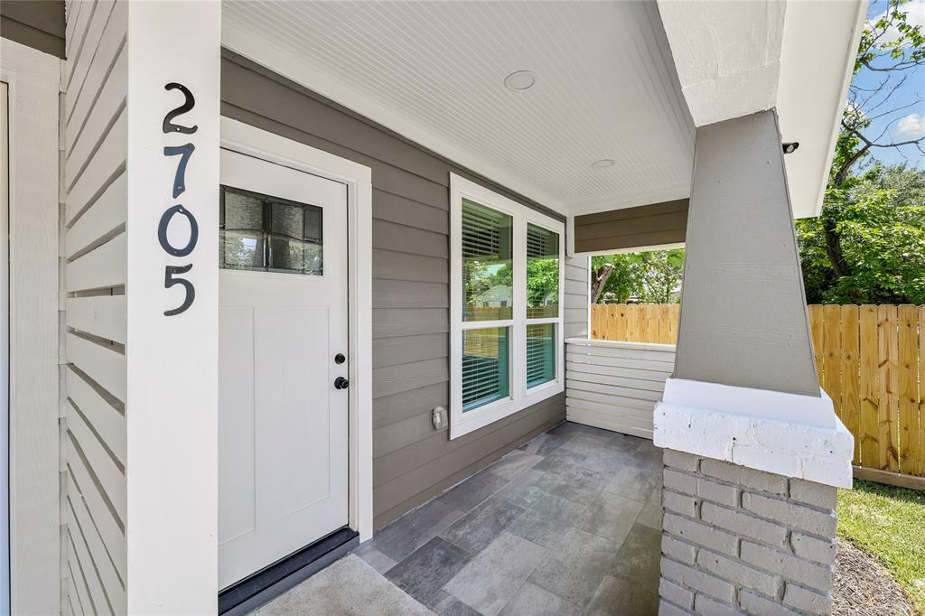 Property Photo: 2705 Berry Street TX 77004