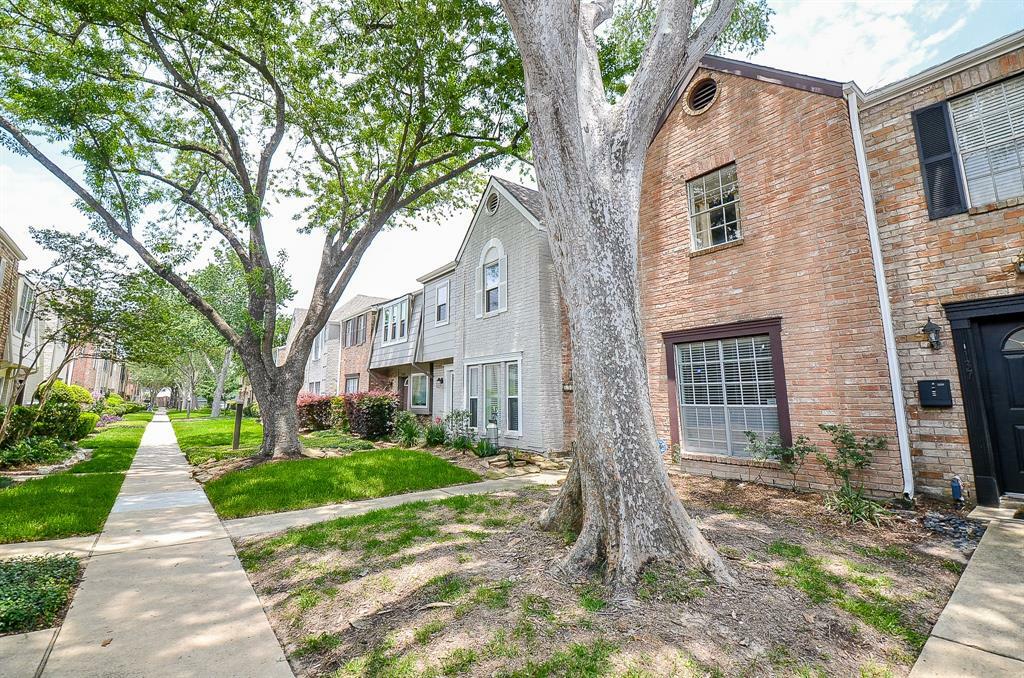 Property Photo:  1139 Country Place Drive  TX 77079 