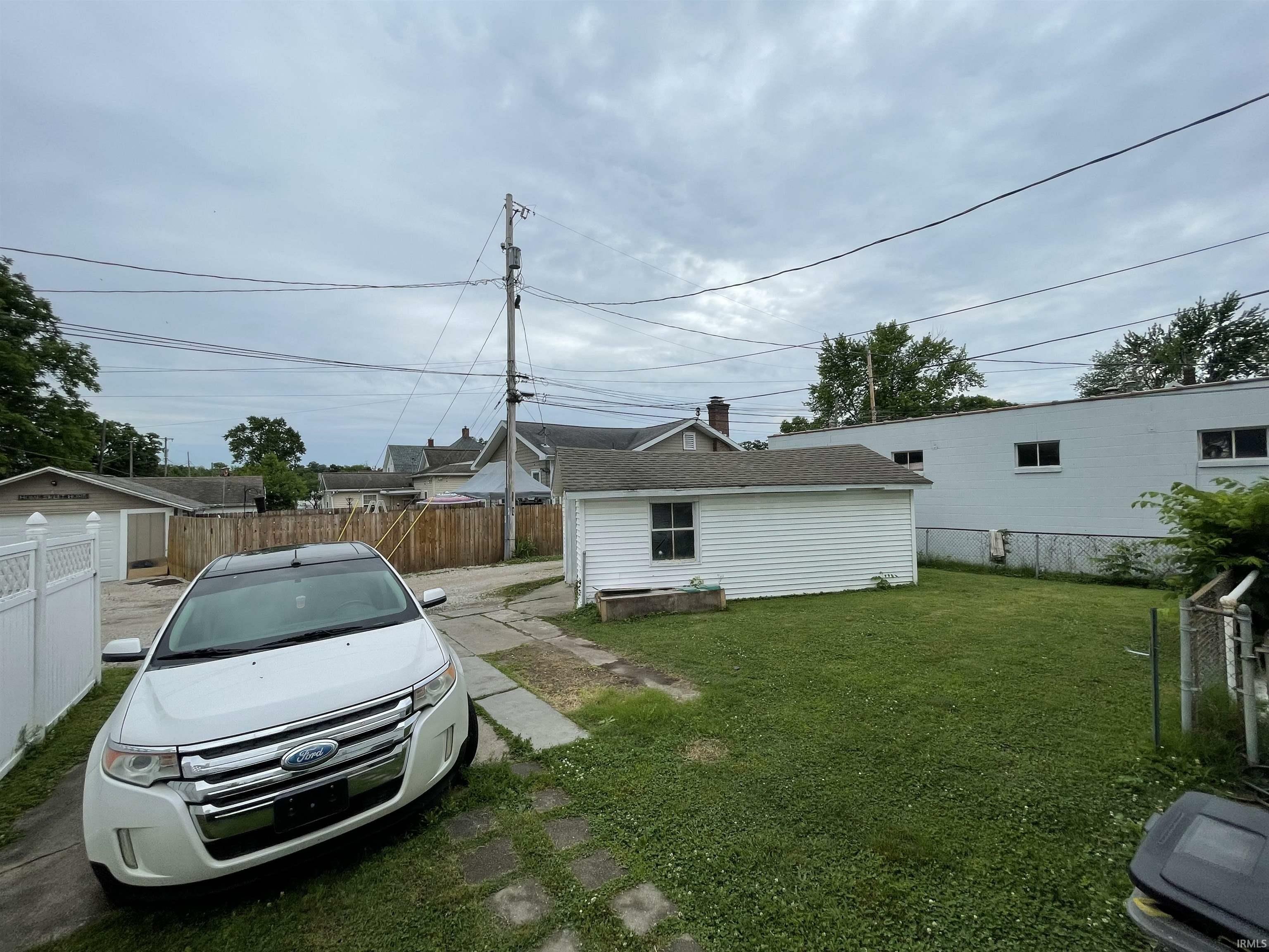 Property Photo: 1905 Washington Avenue IN 47591
