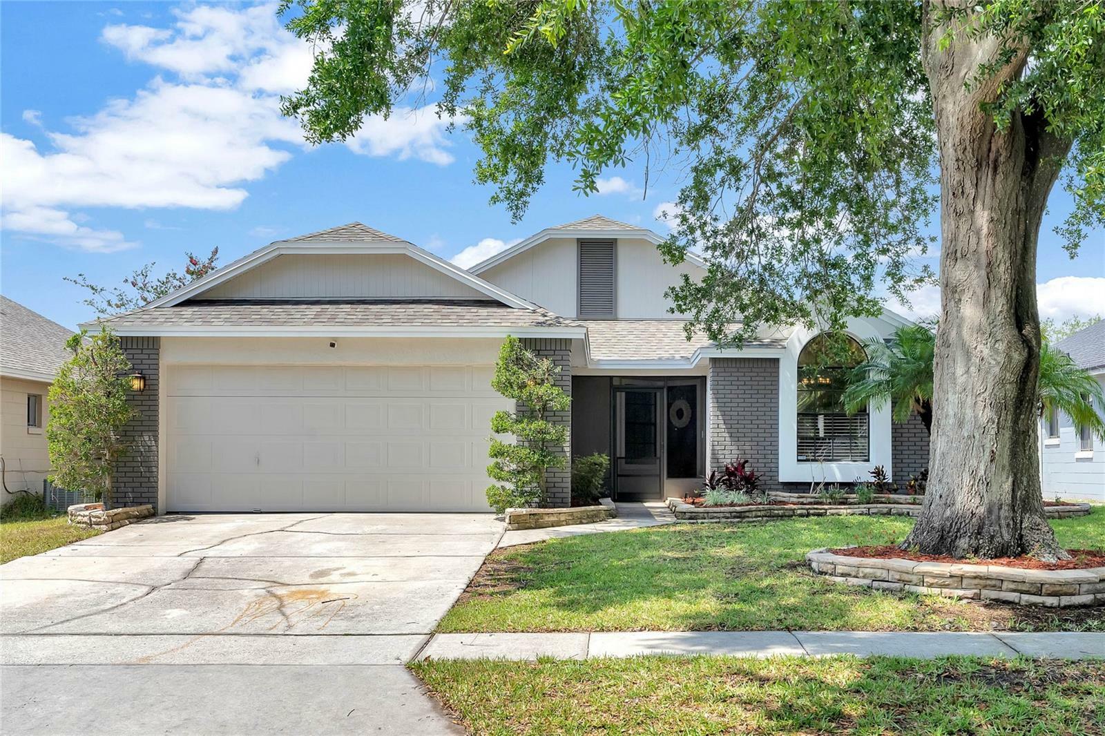 Property Photo: 214 River Chase Drive FL 32807