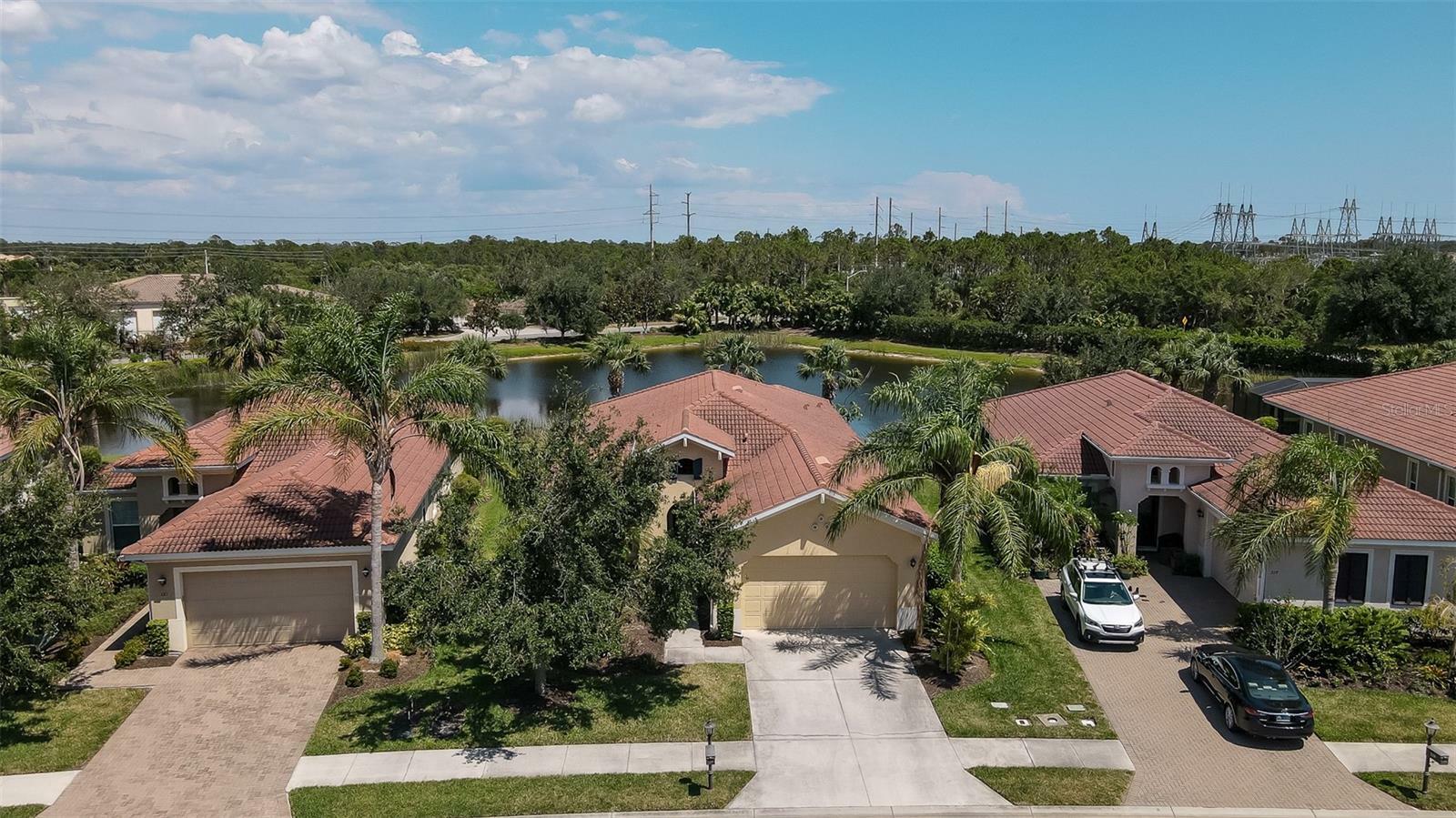Property Photo: 325 Savona Way FL 34275