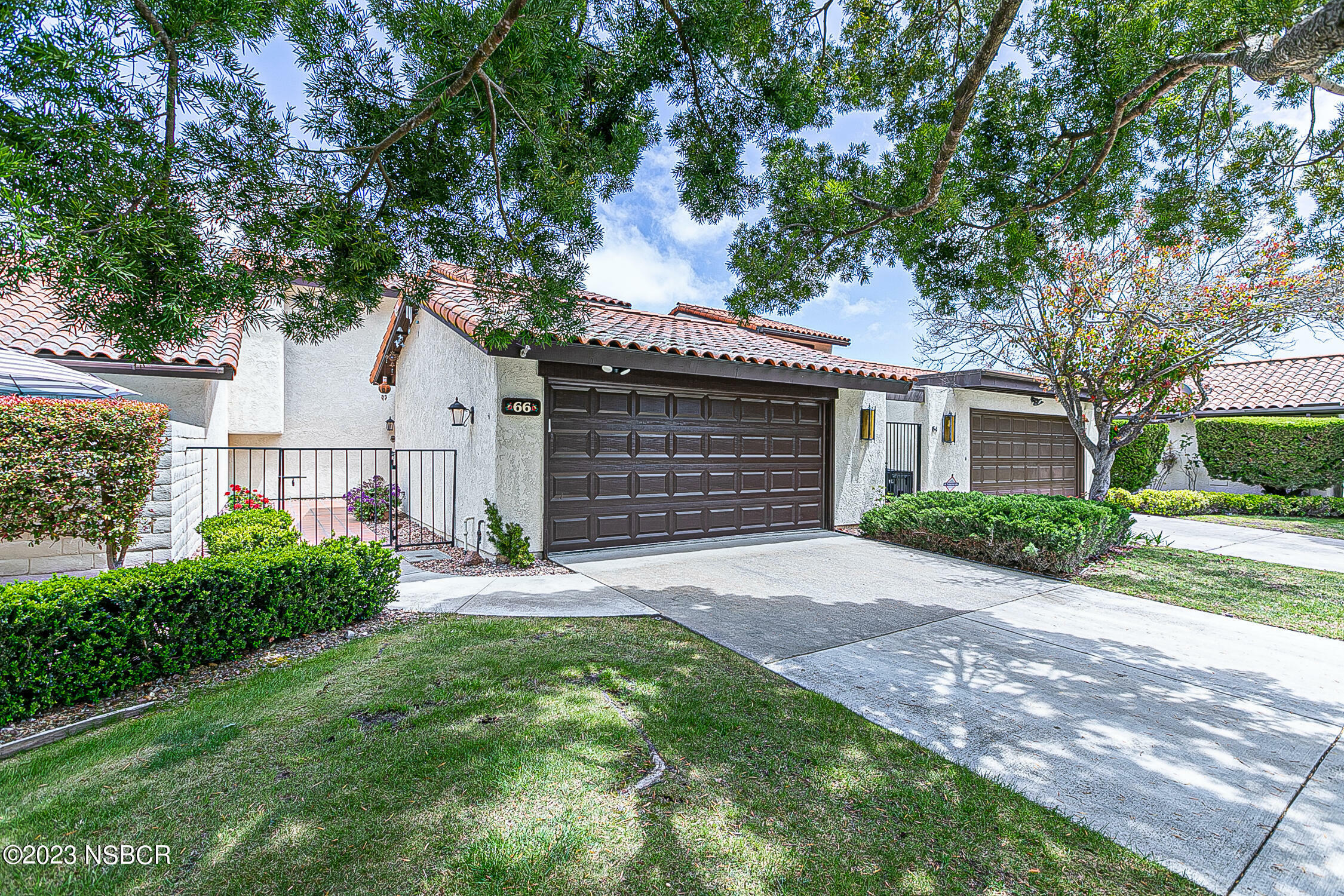 Property Photo: 66 Stanford Circle CA 93436