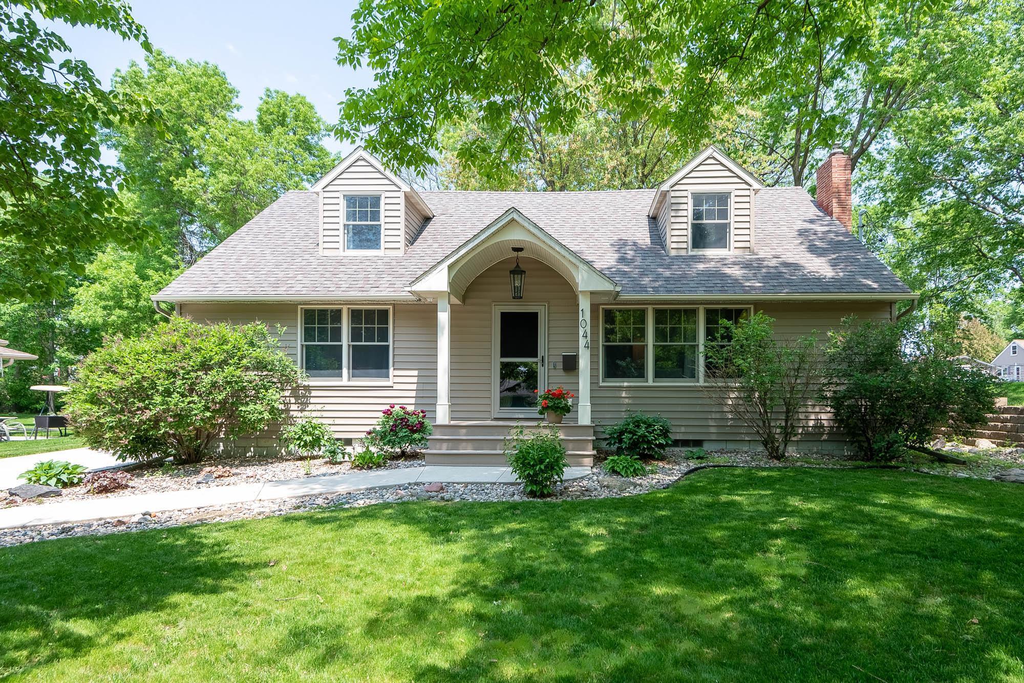 Property Photo: 1044 Orchard Road MN 56001