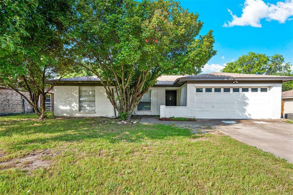 Property Photo:  2932 Elsinor Drive  TX 76116 