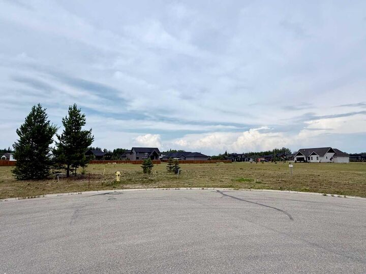 7952 Creekside Drive — photo 1