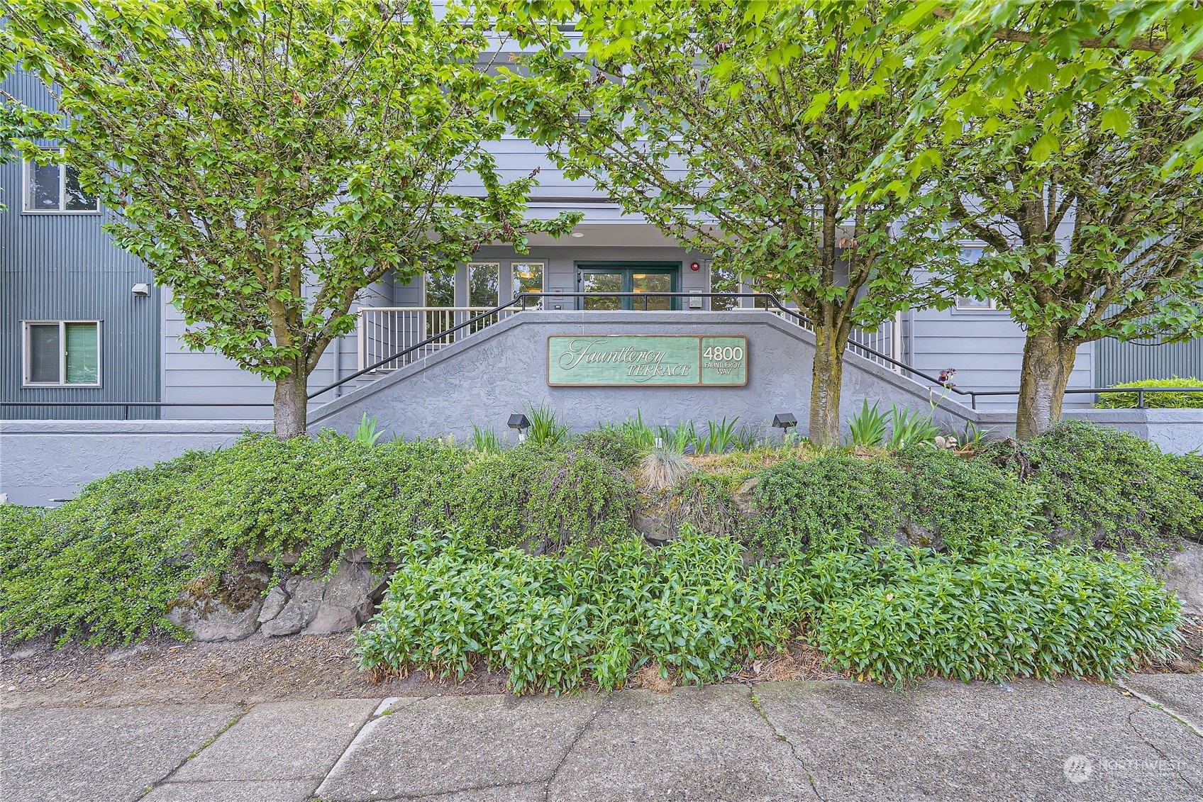 Property Photo:  4800 Fauntleroy Way SW 307  WA 98116 