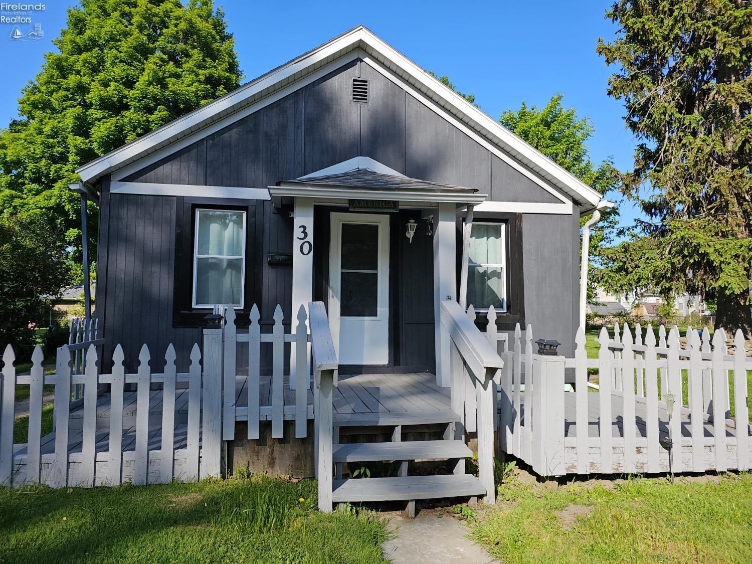 Property Photo: 30 Newton Street OH 44857