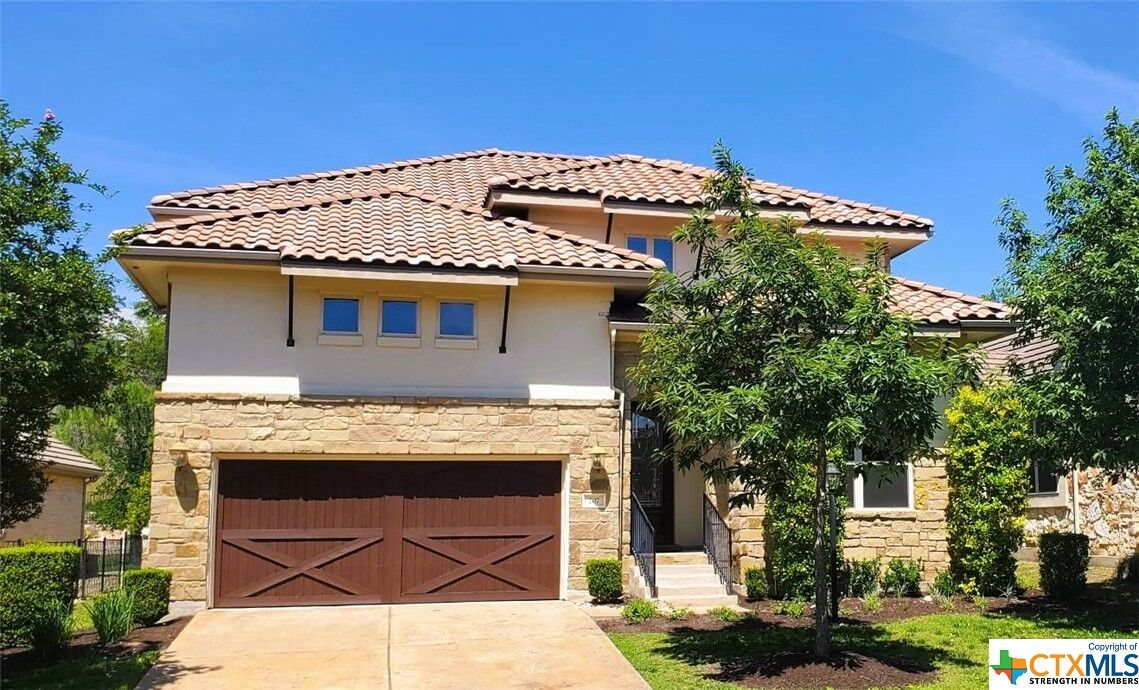 Property Photo:  207 Maxwell Way 25  TX 78738 