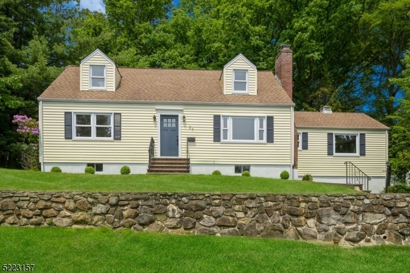 Property Photo:  27 Dogwood Rd  NJ 07950 