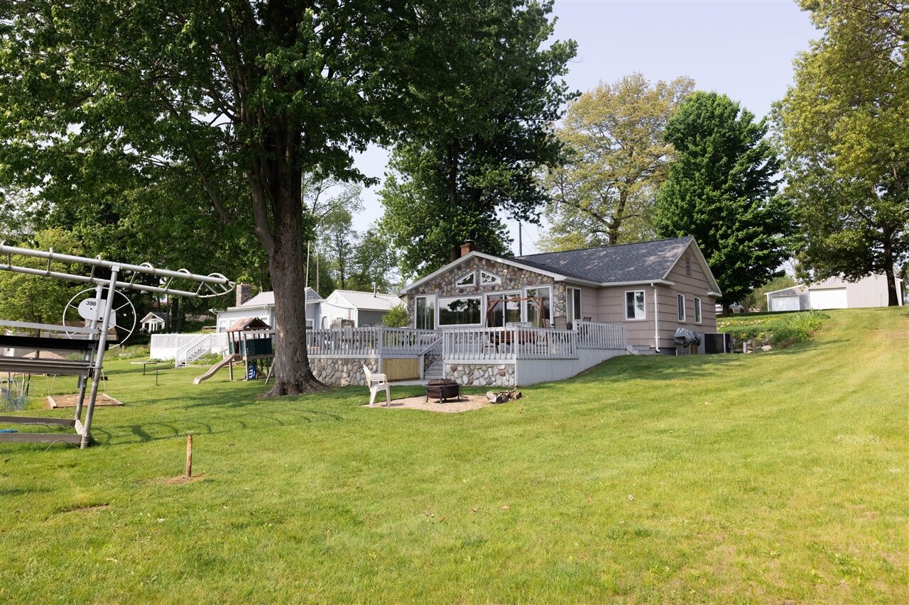 Property Photo: 4623 Newell Drive MI 49274