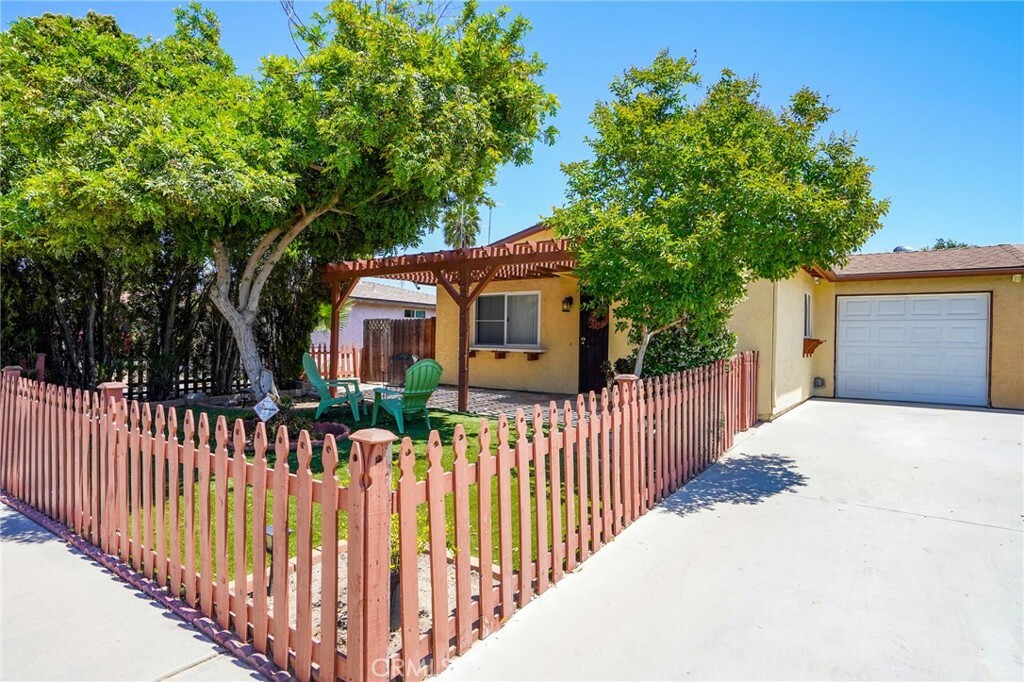 Property Photo:  632 San Marino Street  CA 92545 