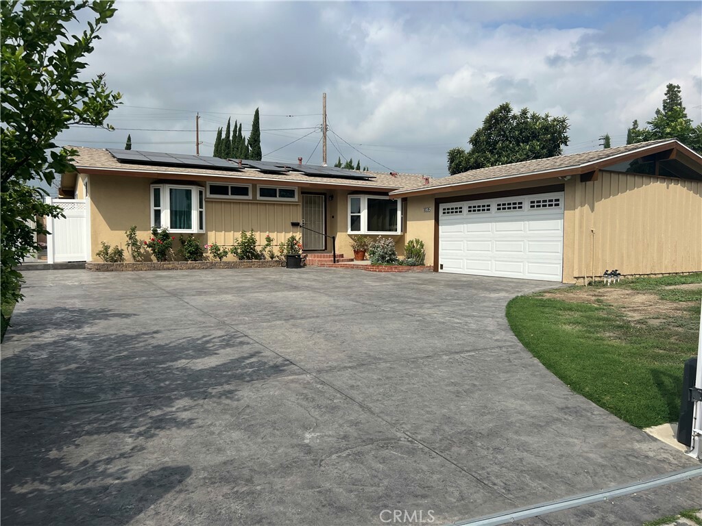 Property Photo:  11035 Danube Avenue  CA 91344 