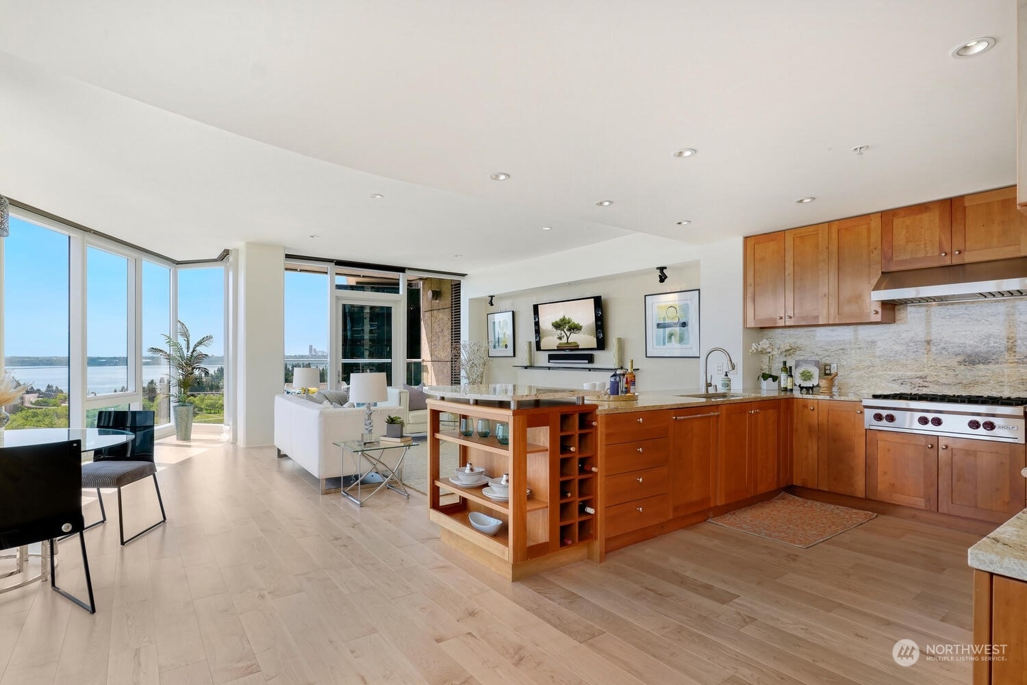 10700 NE 4th Street 1816  Bellevue WA 98004 photo