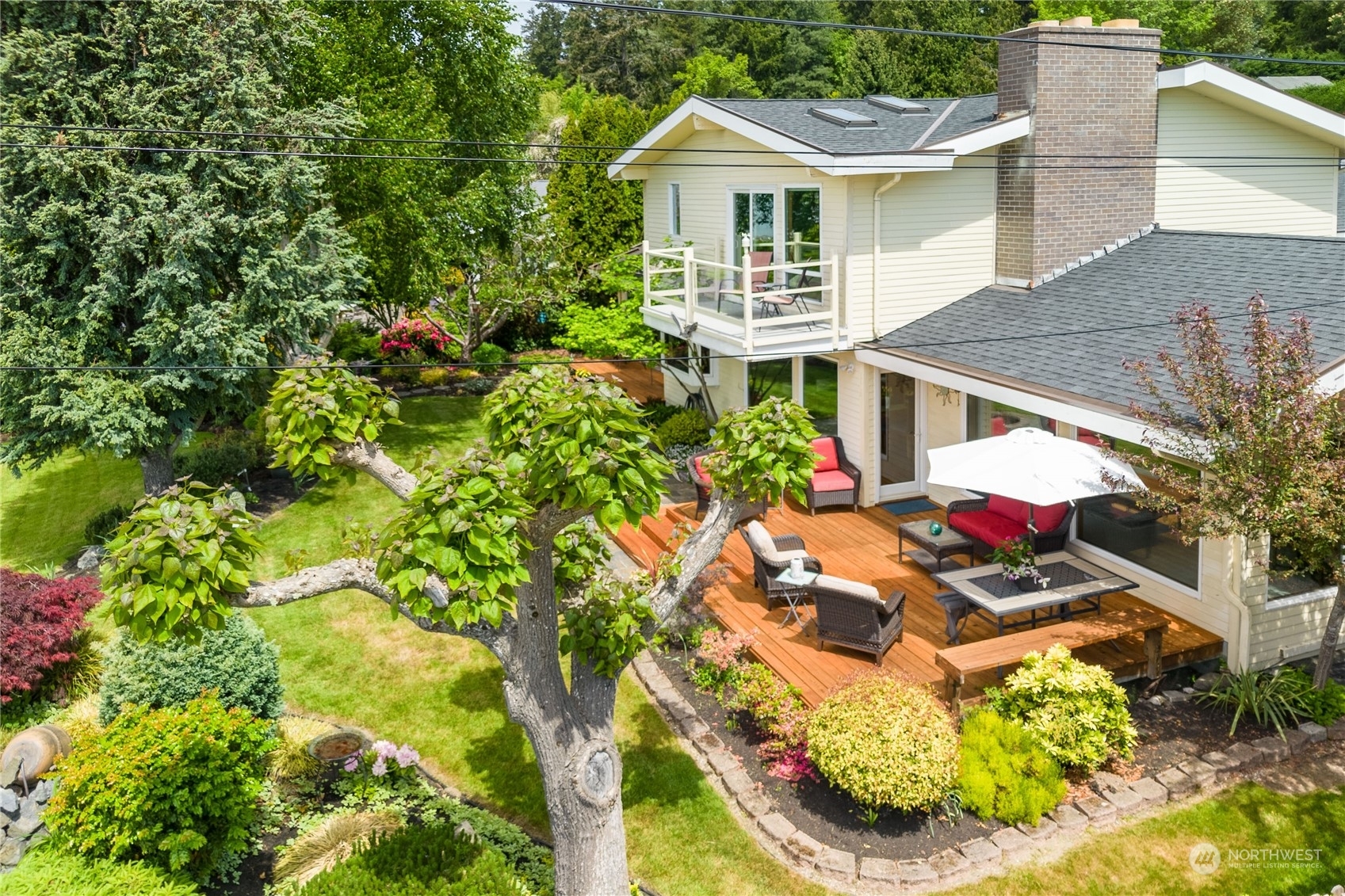 Property Photo:  3482 Crystal Springs Drive NE  WA 98110 