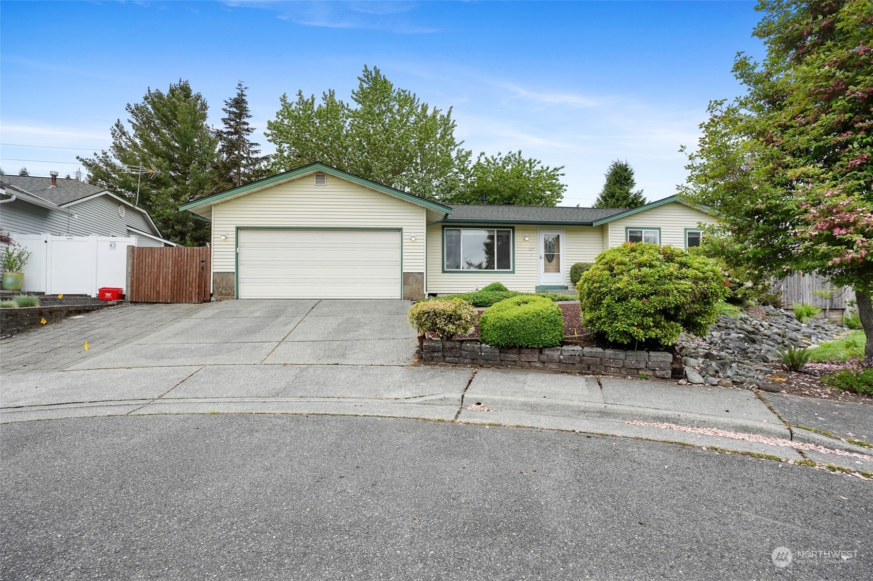 Property Photo:  125 75th Street SW  WA 98203 