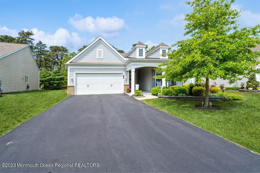 Property Photo:  72 Aberdeen Lane  NJ 08759 