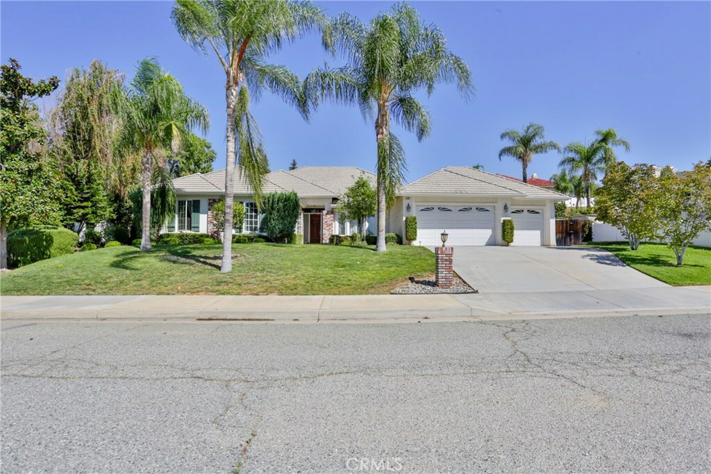 Property Photo:  690 Bradbury Drive  CA 92374 