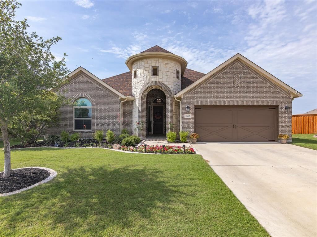 Property Photo:  15249 Saralily Way  TX 76008 