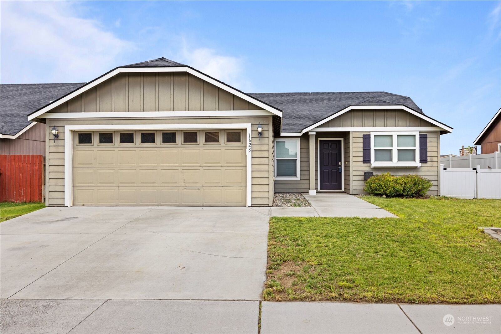 Property Photo:  1628 E Truman Drive  WA 98837 