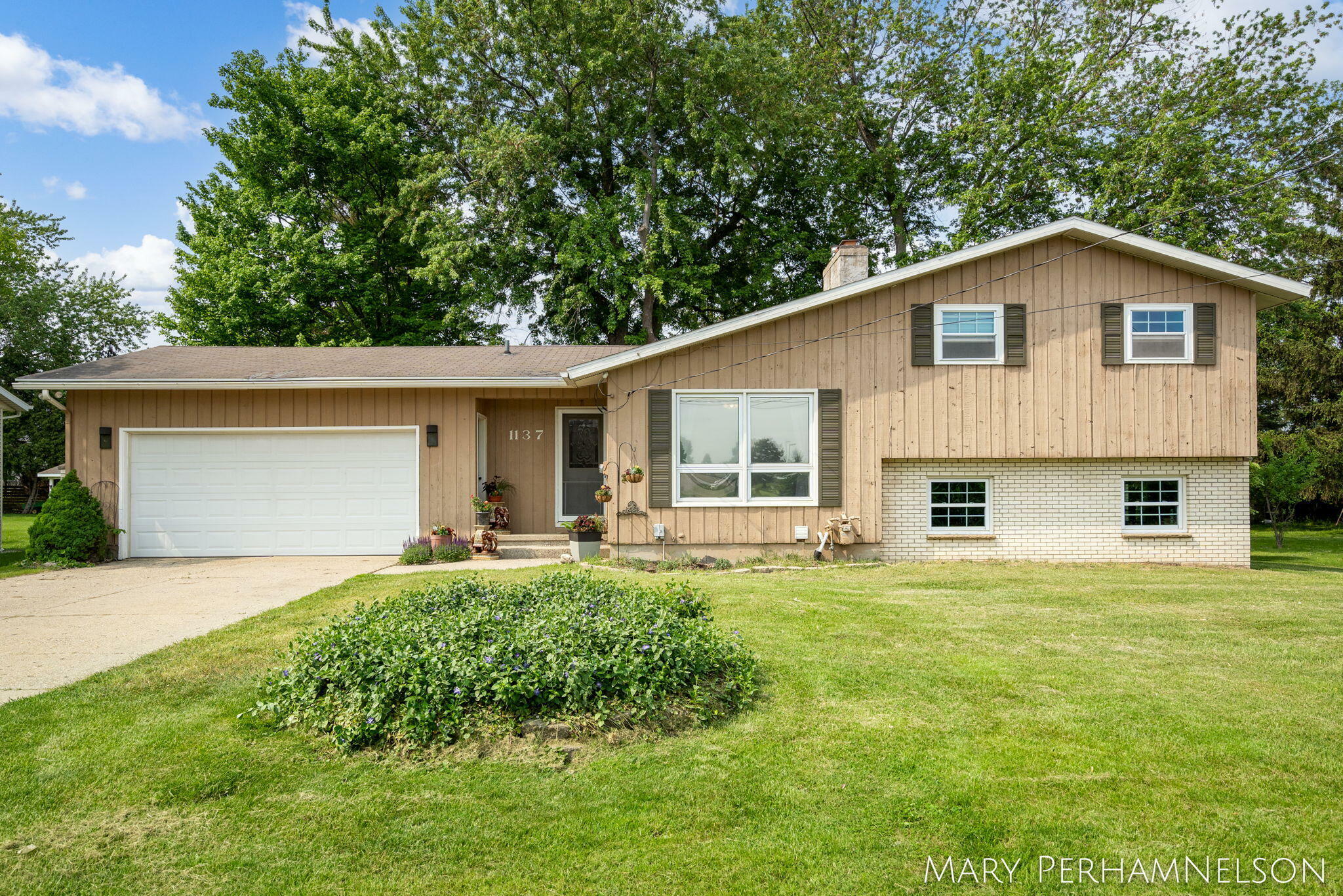 1137 Gezon Parkway SW  Wyoming MI 49509 photo