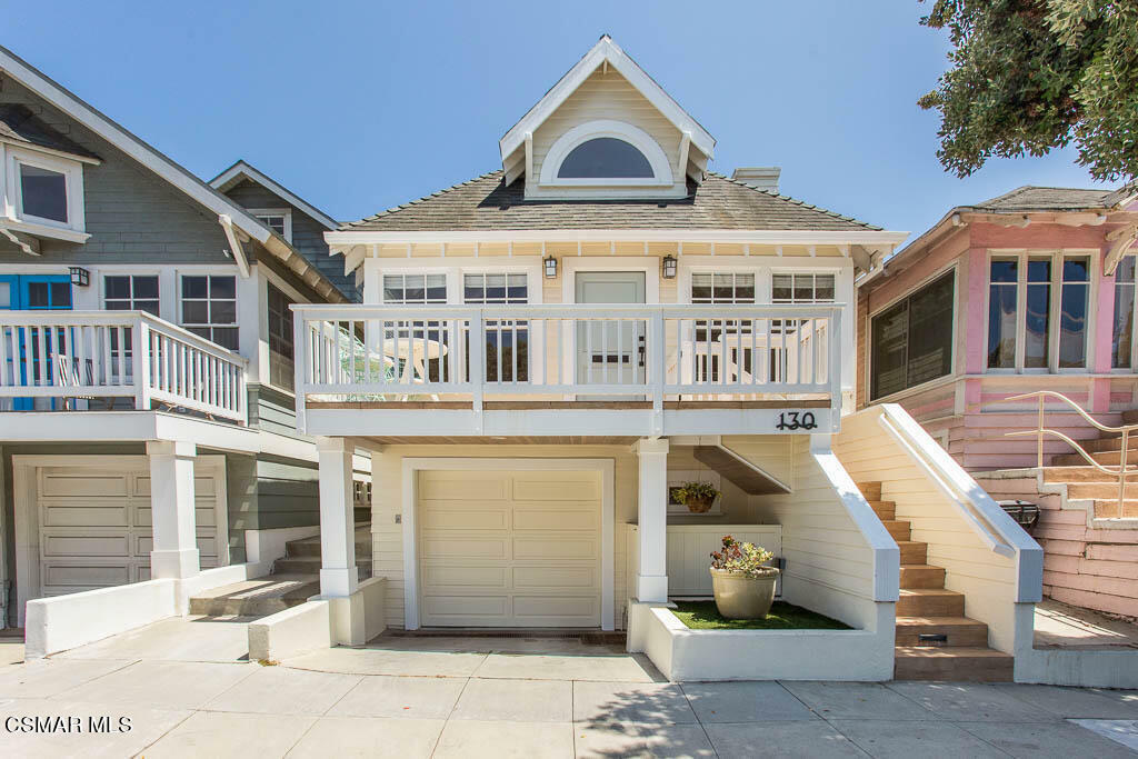 Property Photo:  130 Hart Avenue  CA 90405 