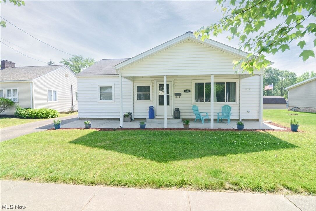 Property Photo:  831 Ohio Avenue  OH 44437 