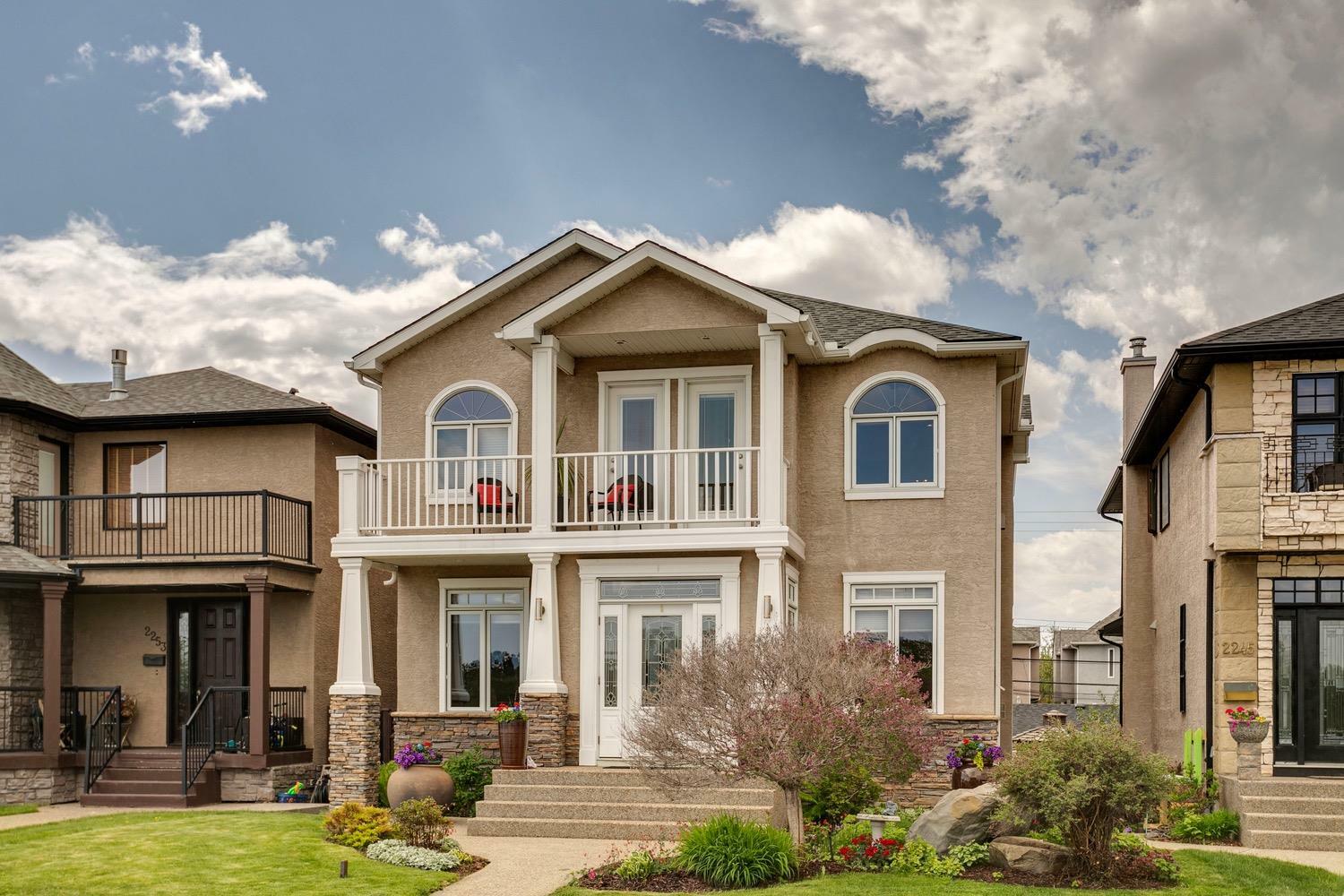 2249 8 Avenue SE  Calgary AB T2G0P2 photo