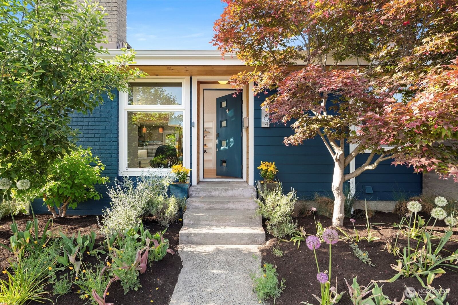 Property Photo: 1204 S Angeline Street WA 98108