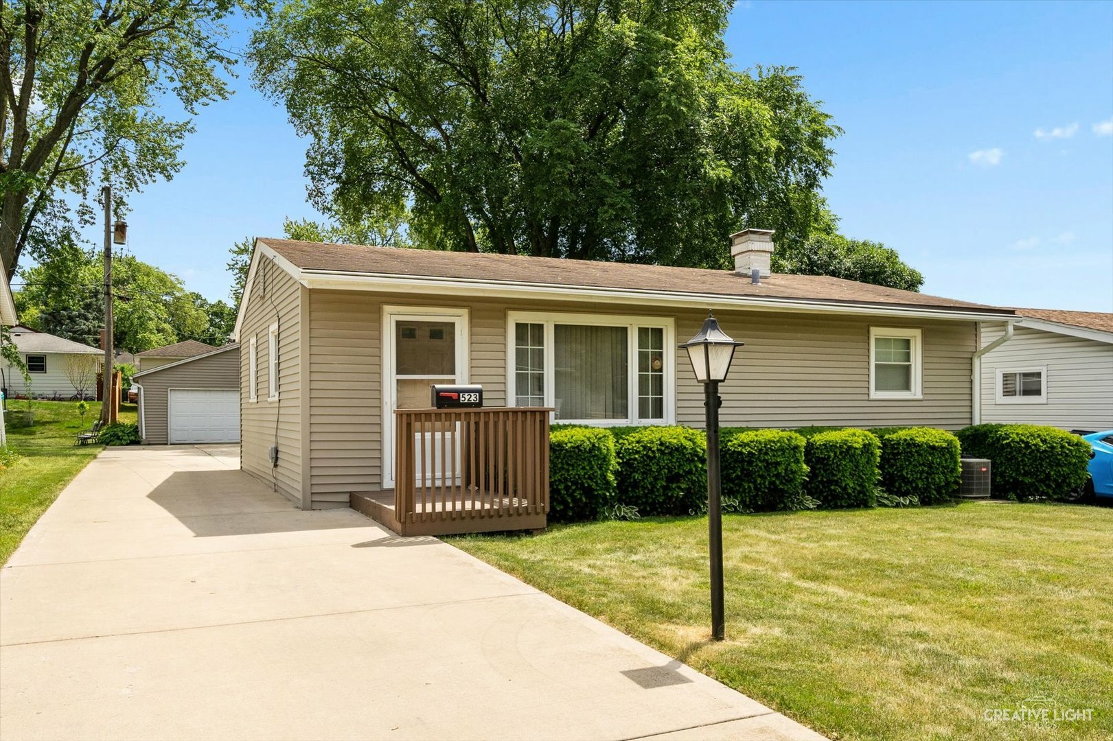 Property Photo:  523 Glenview Avenue  IL 60505 