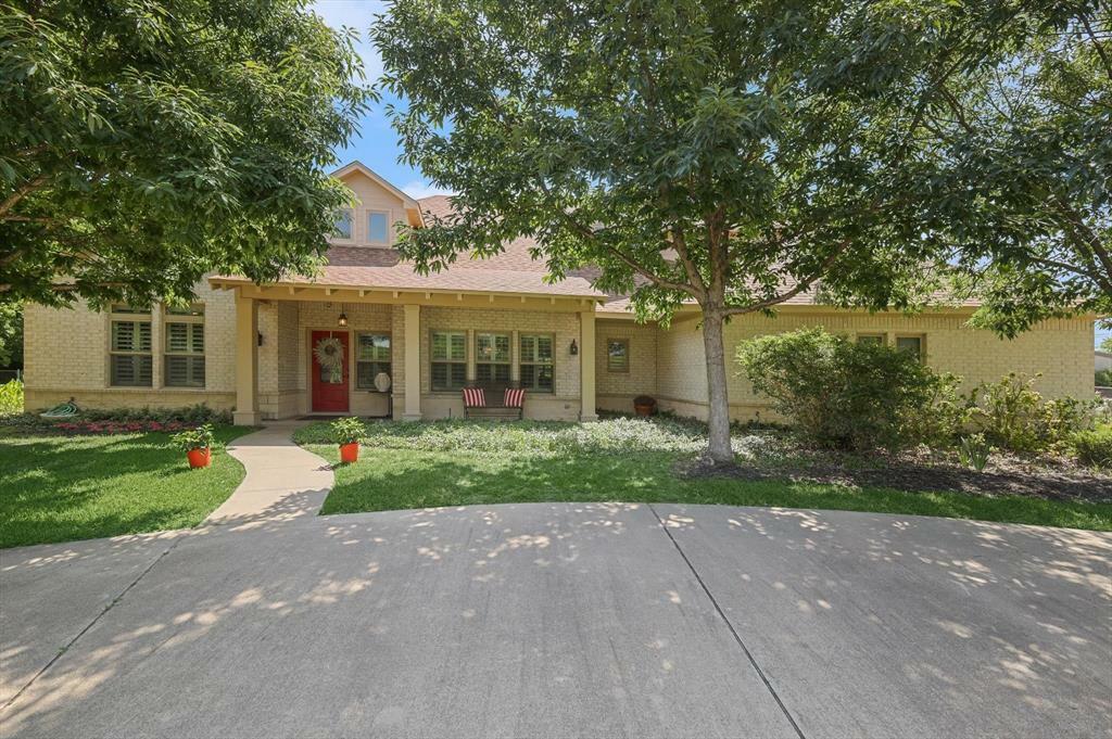 Property Photo:  212 Verna Trail N  TX 76108 