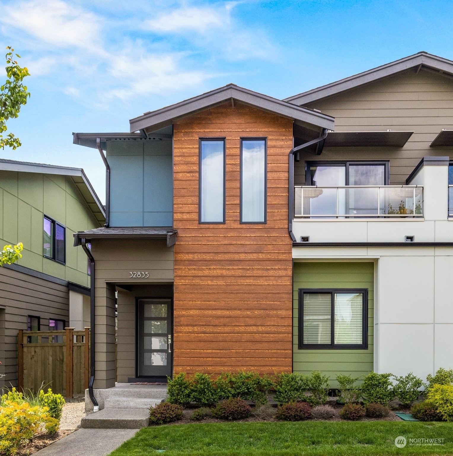 Property Photo: 32835 Madrona Avenue SE WA 98010