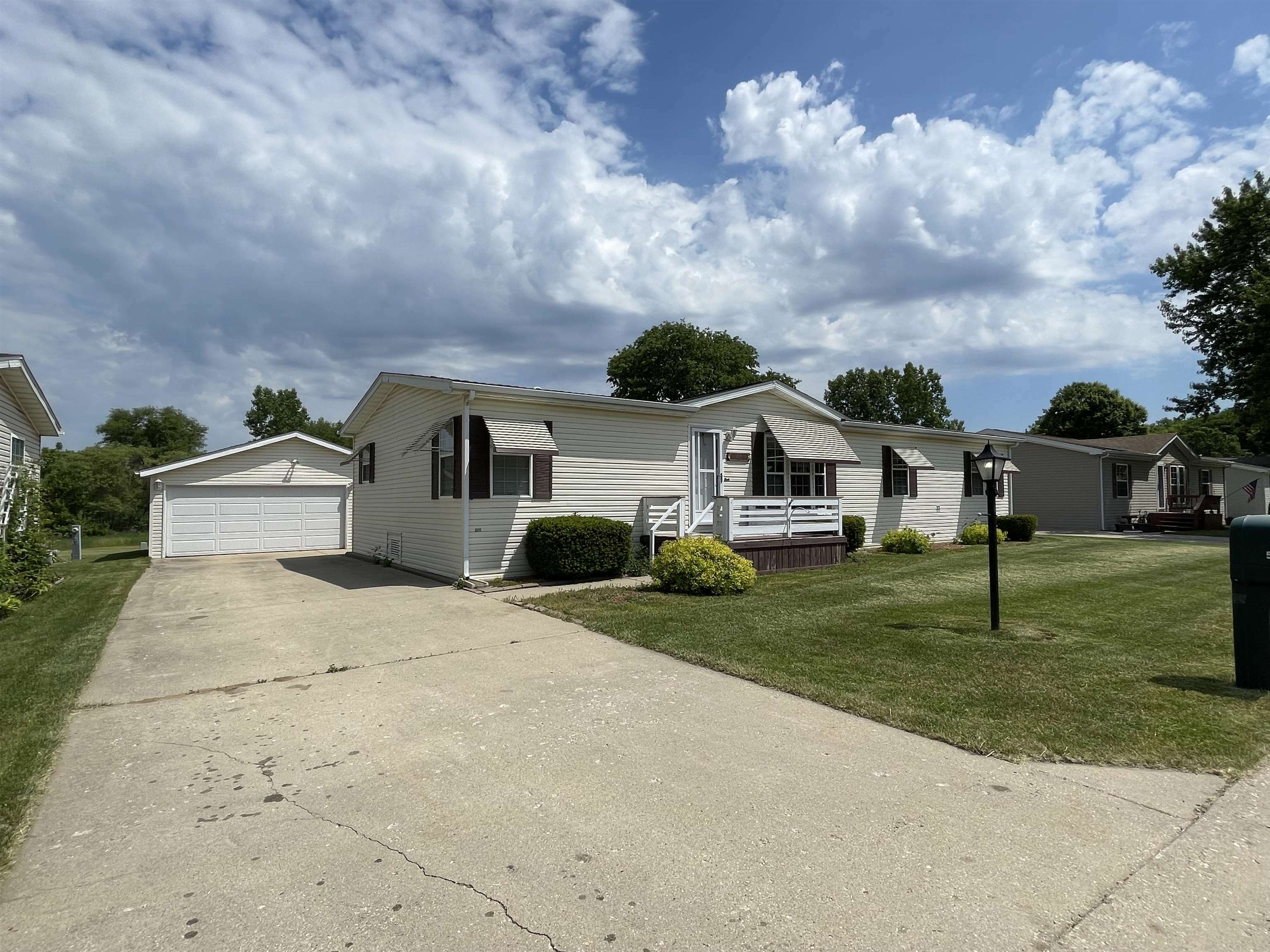 Property Photo:  5504 White Pine Lane  IL 61115 