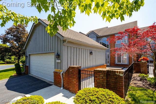 Property Photo:  28559 Venice Court 39  MI 48334 