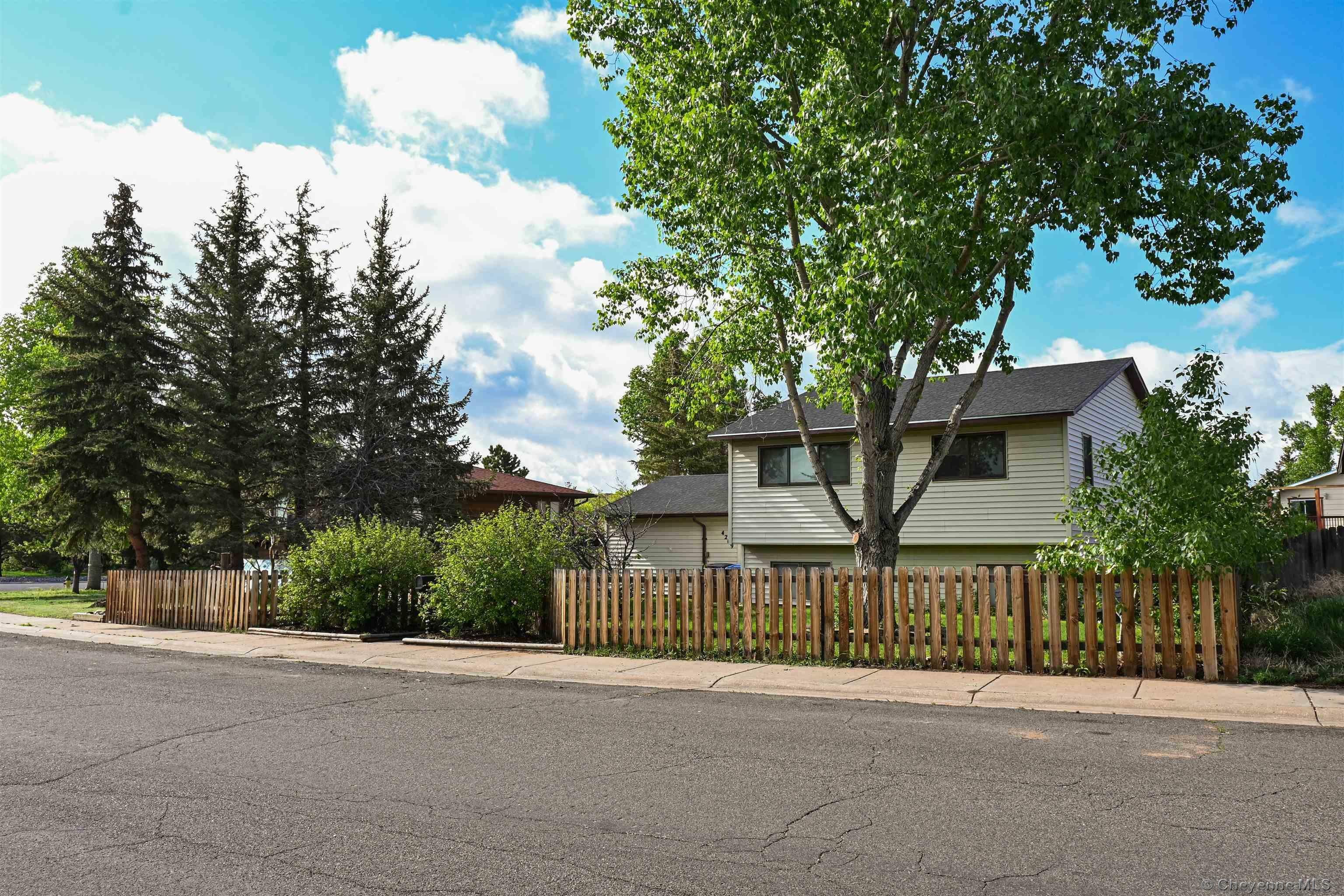 Property Photo:  4209 E Cheyenne Dr  WY 82072 