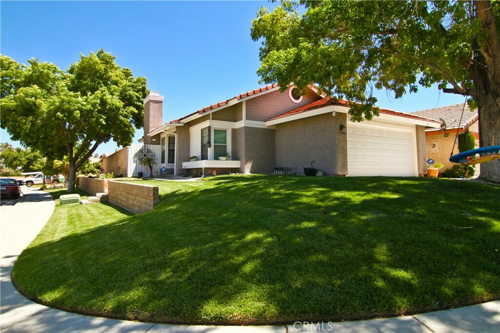 Property Photo: 2903 Fairfield Avenue CA 93550