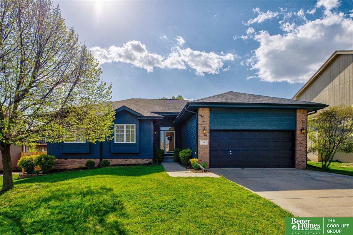 126 Longwood Drive  Papillion NE 68133 photo