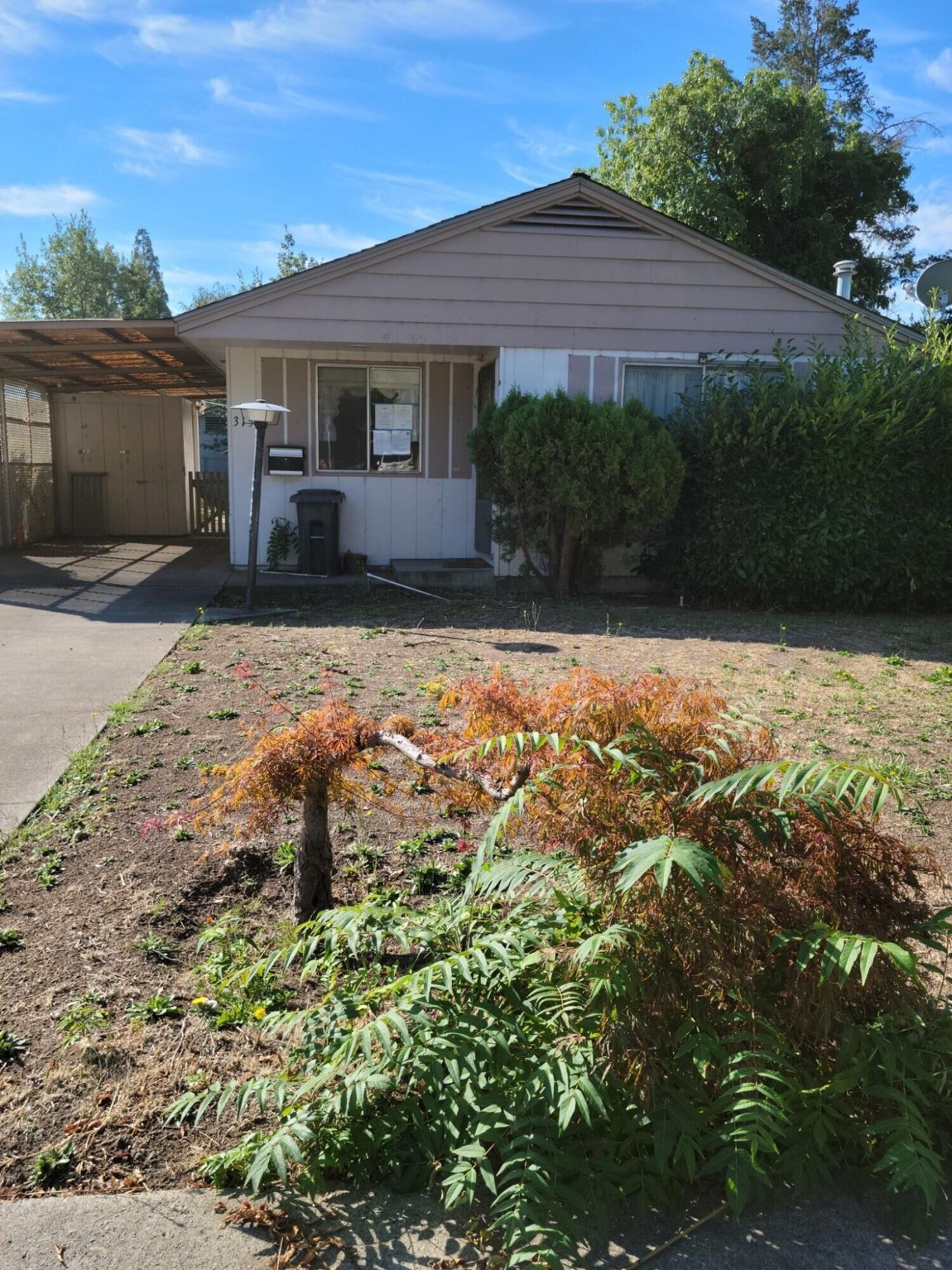 Property Photo:  315 NE B Street  OR 97526 