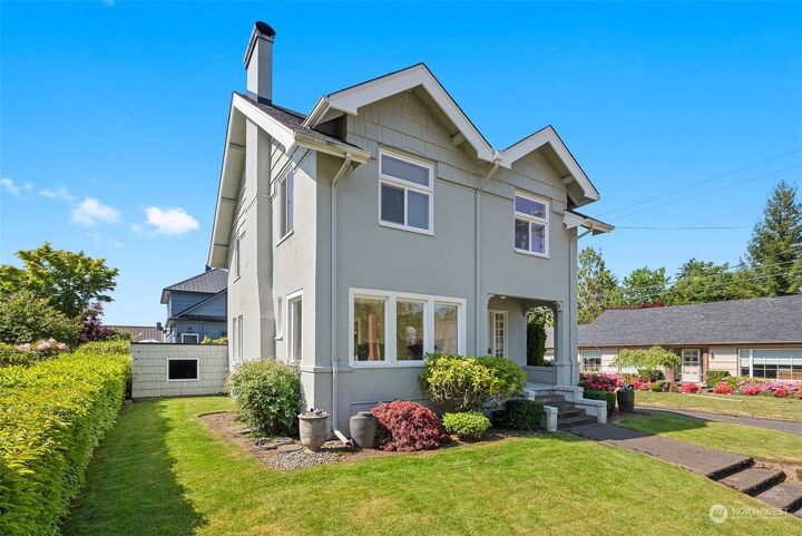 Property Photo:  531 W 8th Street  WA 98520 