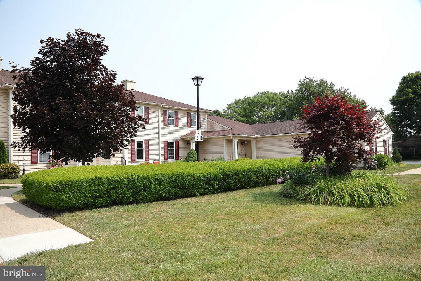 Property Photo:  18 Ashlea Village  PA 17557 