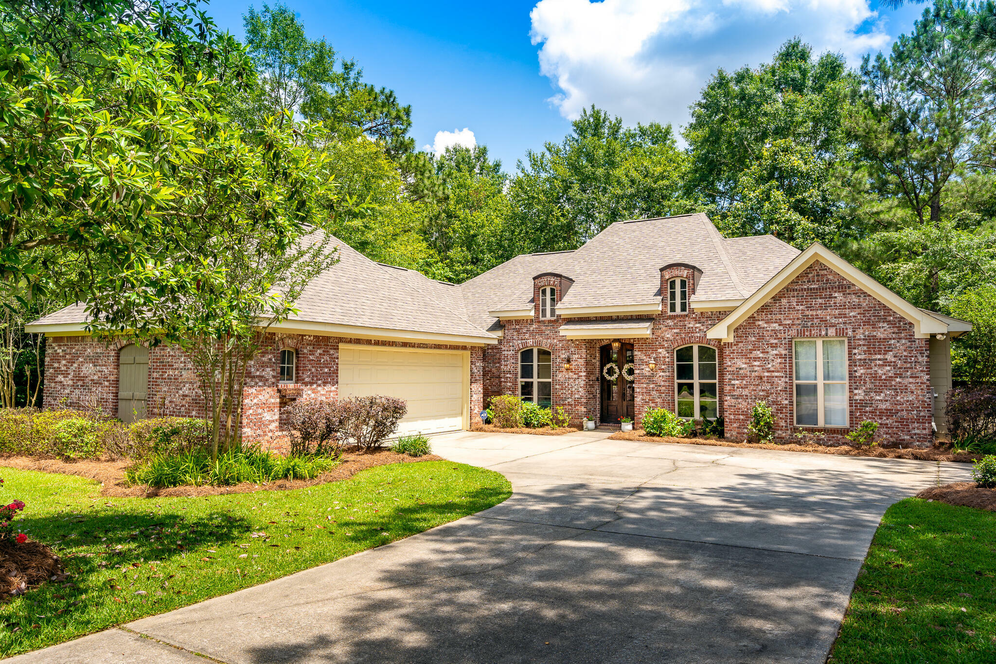 Property Photo:  118 Wedgewood  MS 39402 