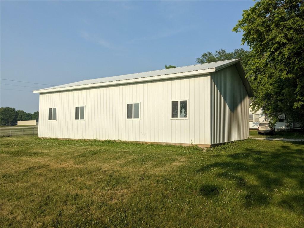 Property Photo:  213 W Missouri Street  MO 64673 