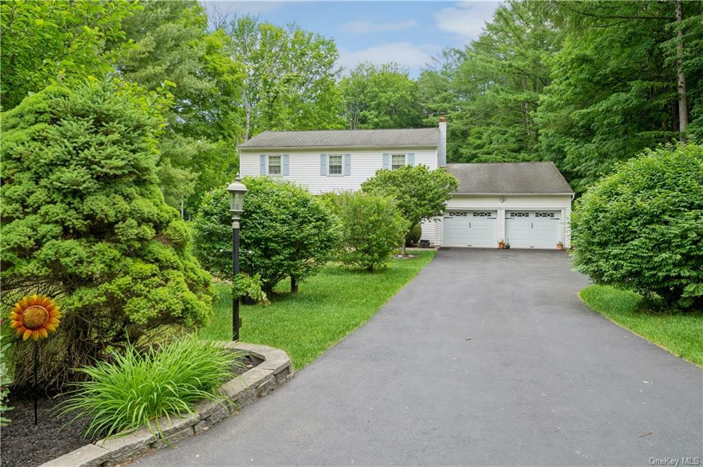 Property Photo:  6 Pellbridge Drive  NY 12533 