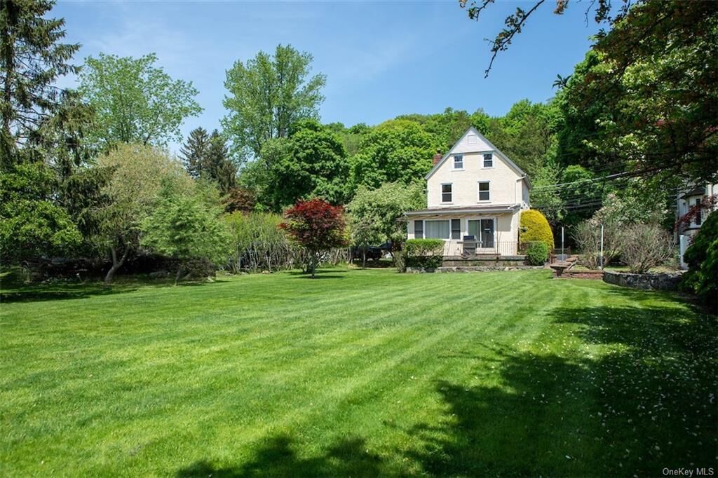 Property Photo: 104 E Sunnyside Lane NY 10533