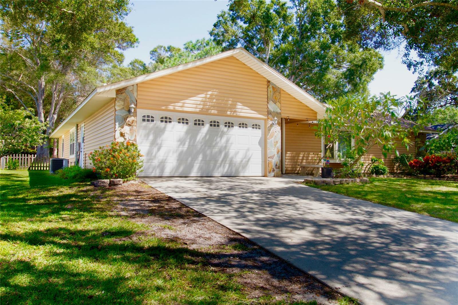 Property Photo: 2007 Golf View Drive FL 34698