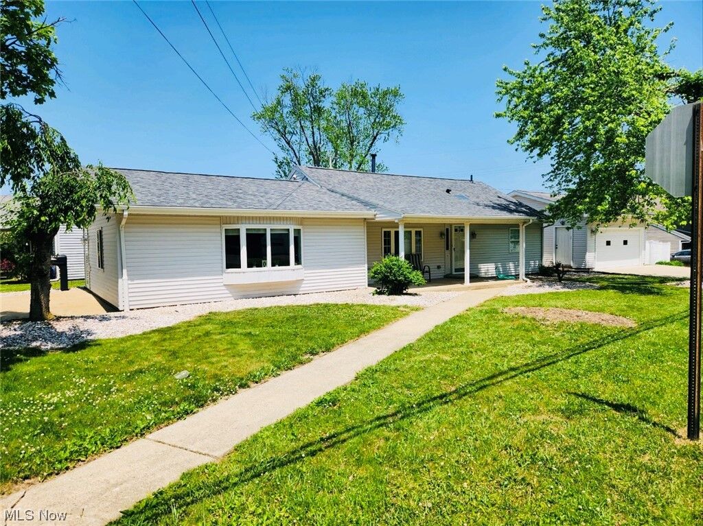 Property Photo:  661 Illinois Avenue  OH 44437 