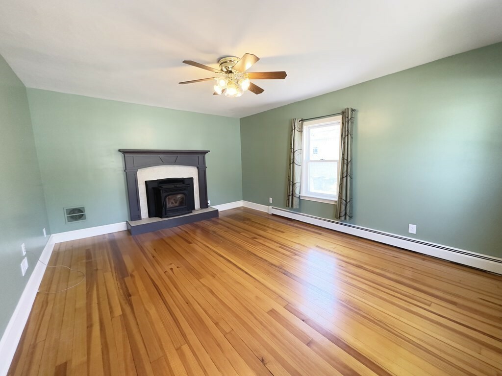 Property Photo: 258 West St MA 01440