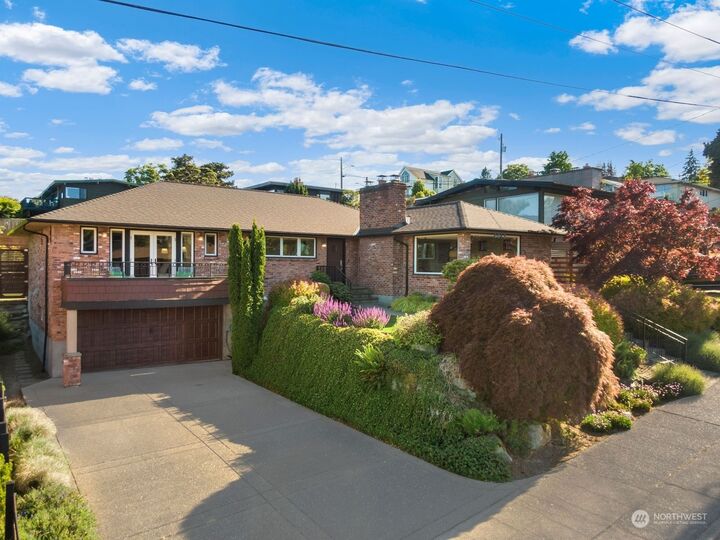 2513 W Raye Street  Seattle WA 98199 photo