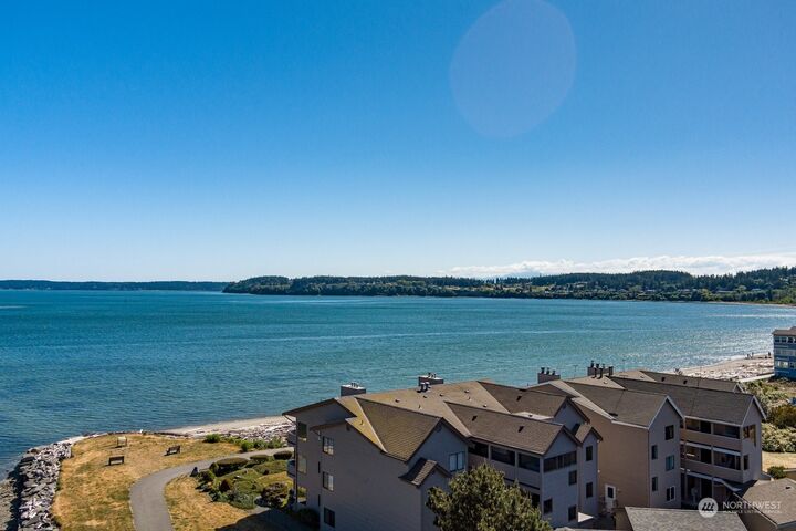 Property Photo:  1401 SE Dock Street 302  WA 98277 